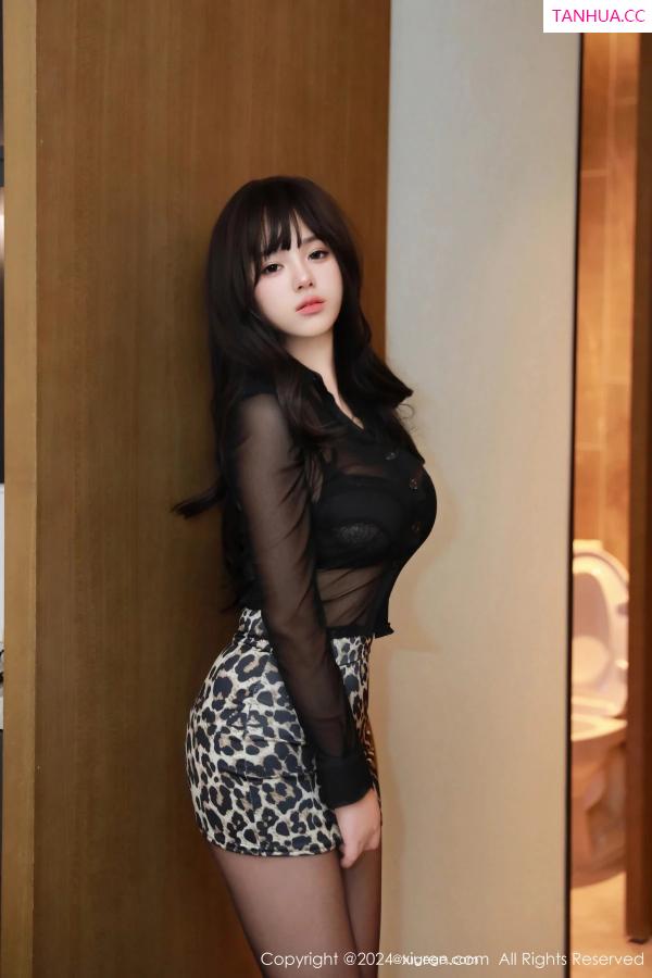   [XiuRen]高清写真图 2024.04.03 No.8339 金小依 黑丝美腿第6张图片